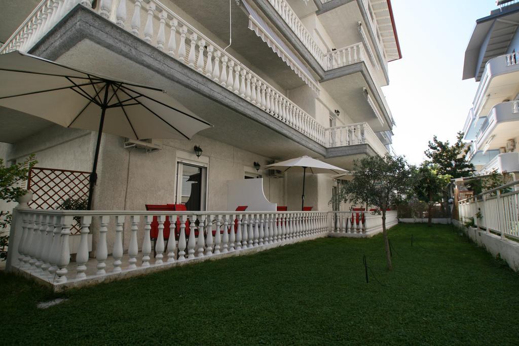 Hotel Kostas Олімпіакі-Акті Екстер'єр фото